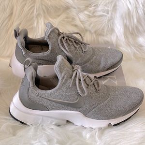 Nike - Size 8 - Gray